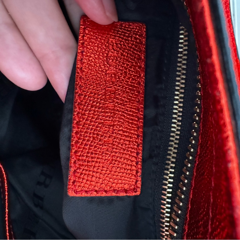 Burberry Metallic Red Leather Somerford - Picture 13 of 17